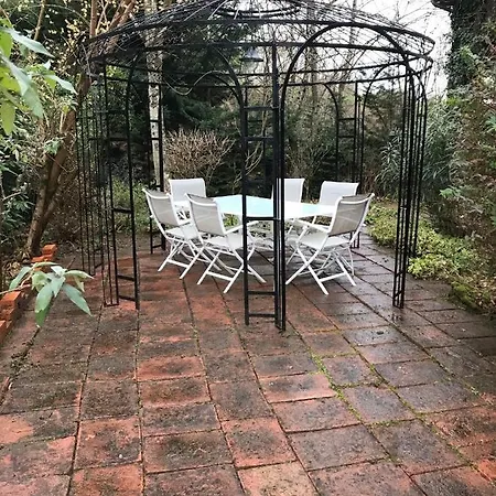 Domaine Pierrot לינה וארוחת בוקר