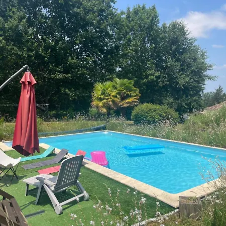 Domaine Pierrot לינה וארוחת בוקר Laujuzan