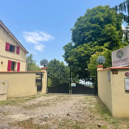 Domaine Pierrot 3* Laujuzan