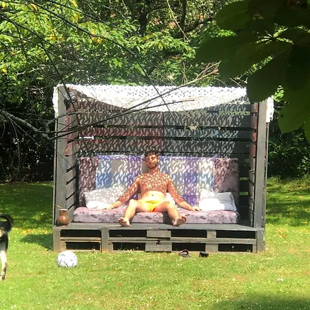 Domaine Pierrot לינה וארוחת בוקר 3*