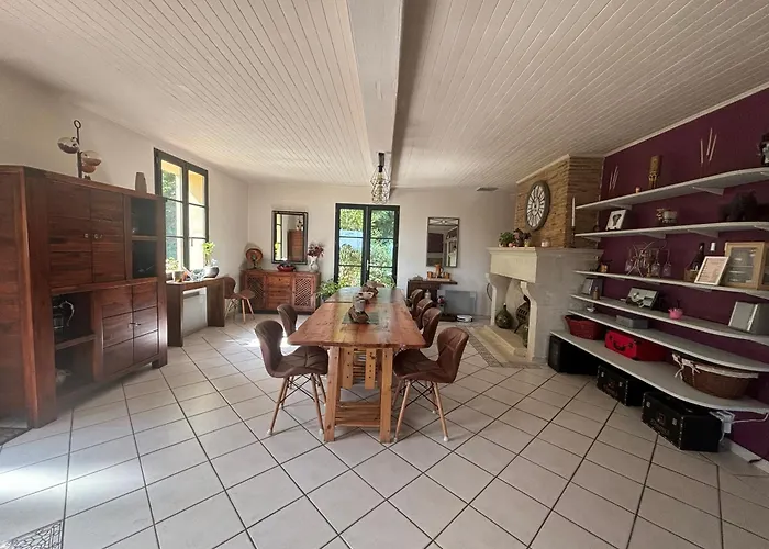 Domaine Pierrot 3* Laujuzan