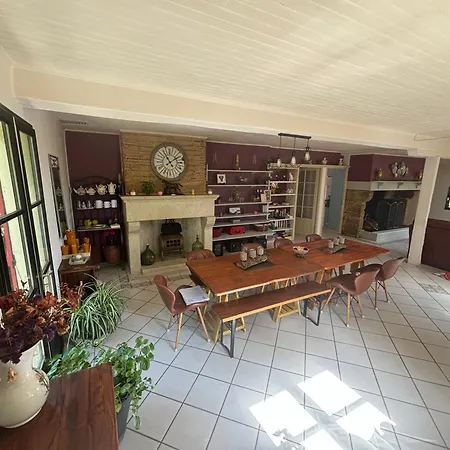 Domaine Pierrot Nocleg ze śniadaniem