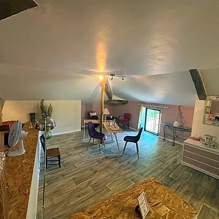 Domaine Pierrot Oda ve Kahvaltı 3*