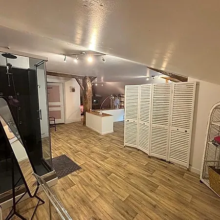 Domaine Pierrot Oda ve Kahvaltı Laujuzan